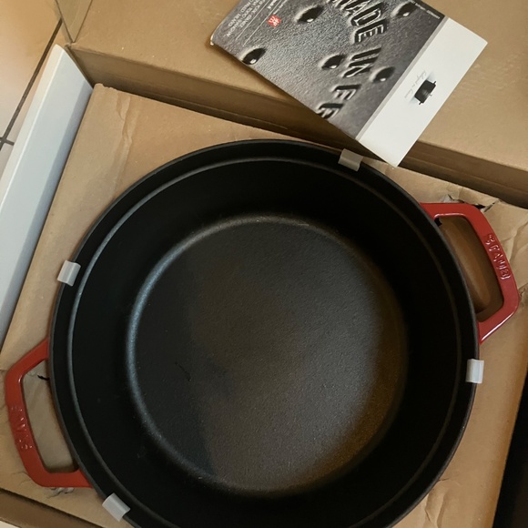 BRAND NEW - Staub Grill Lid and Braiser Dutch Oven - Picture 5 of 5